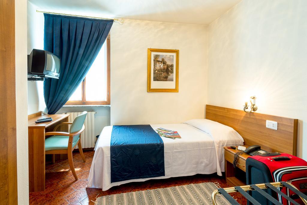 Albergo Altavilla Tirano Camera foto