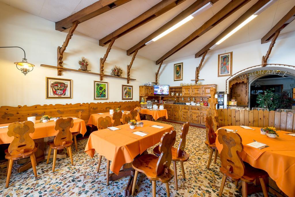 Albergo Altavilla Tirano Esterno foto
