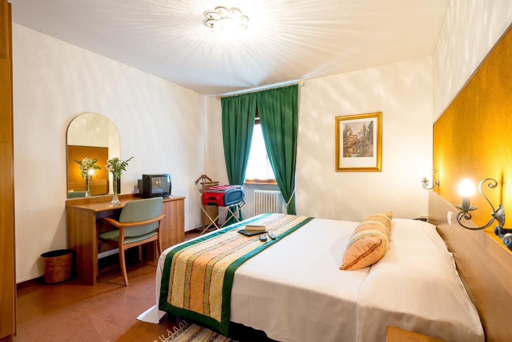 Albergo Altavilla Tirano Camera foto