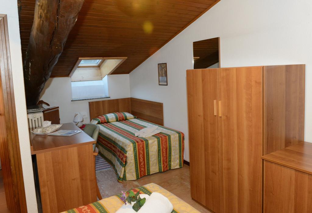 Albergo Altavilla Tirano Esterno foto