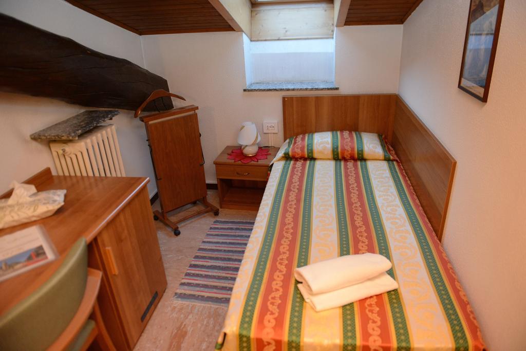 Albergo Altavilla Tirano Esterno foto